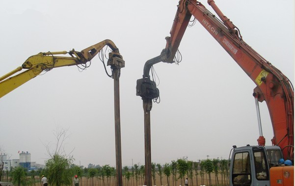 挖掘機(jī)打樁臂、打樁臂、打樁錘、挖掘機(jī)打樁臂廠家