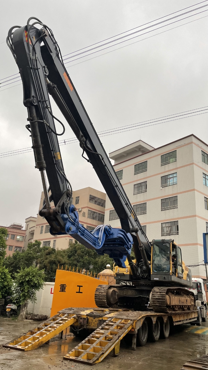 挖掘機打樁臂.jpg